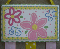 Wide Scallop Border Flower and Butterfly...click to enlarge